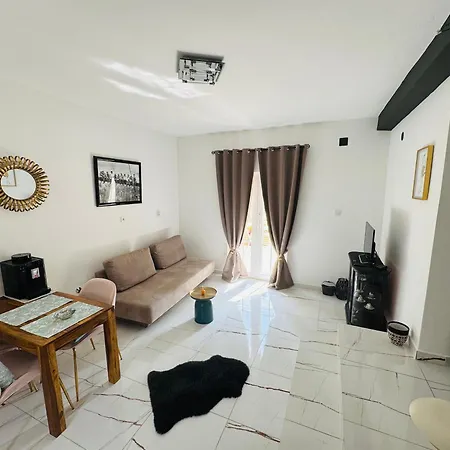 South Side, Apartment