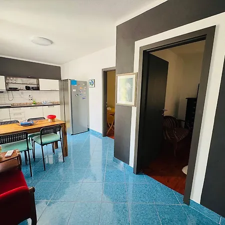 South Side, Appartement Vis